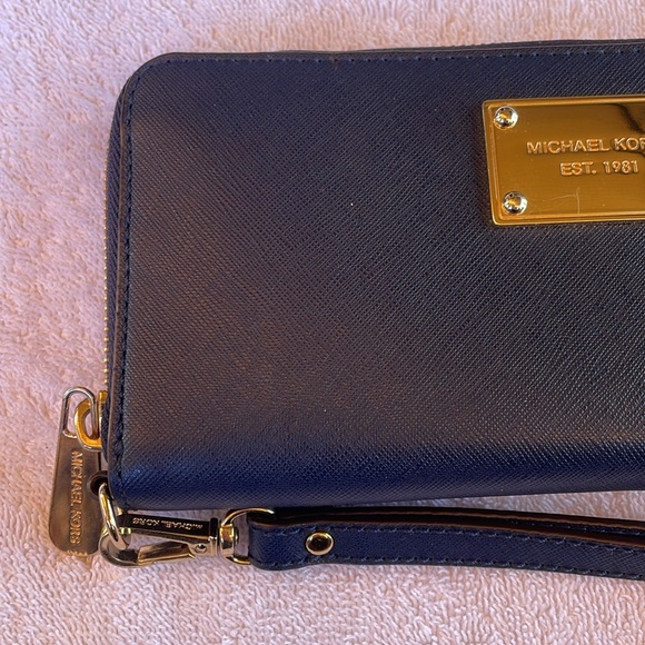 Michael Kors NWOT Jet Set Travel Large blue Leather Continental Wallet/Wristlett - Picture 2 of 10